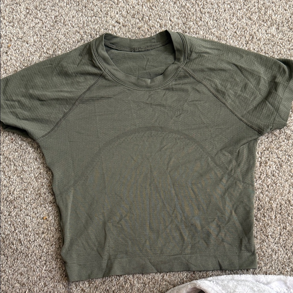 lululemon athletica Forest Green Short Sleeve Tee